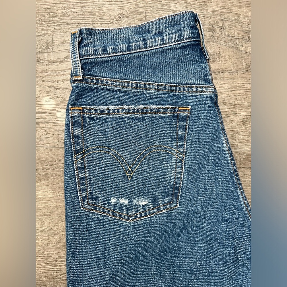 Levi’s 501 Original Cropped Women’s Jeans High Rise Color: Blue Size:26x26 - Picture 6 of 14